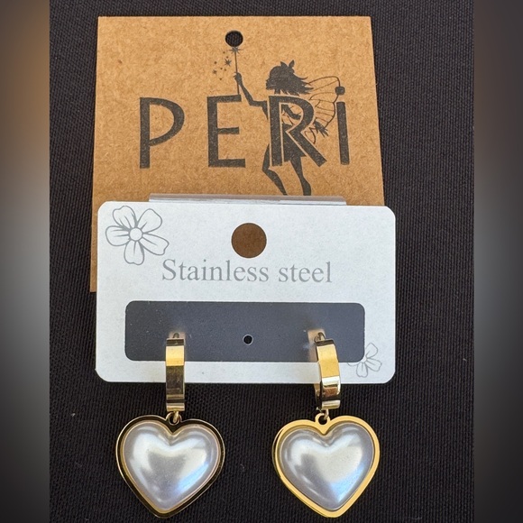 PERI’S Gold Pearl Earrings - Picture 3 of 5